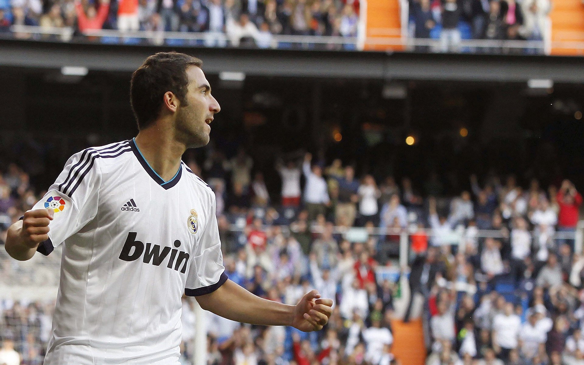 拜仁慕尼黑强势领跑德甲，争冠形势已定